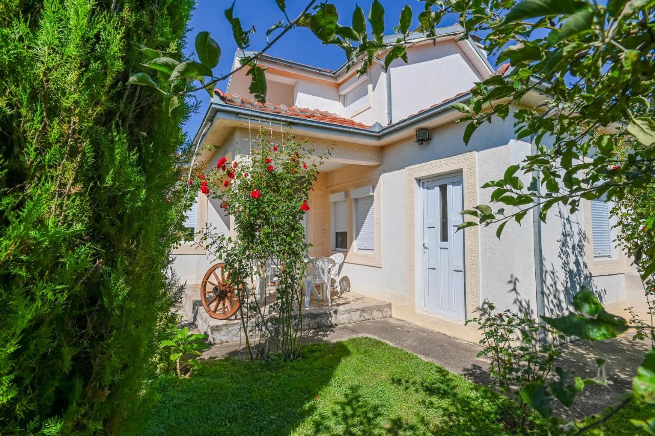 Vila Hristov Villa Delcevo Dış mekan fotoğraf